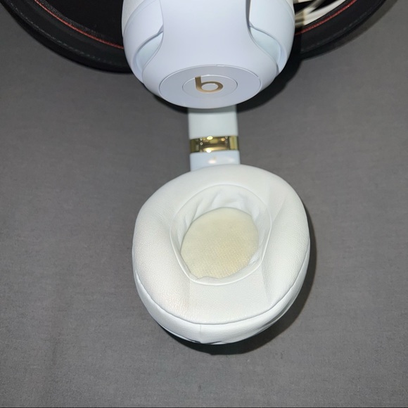 Beats studio3 headphones - Picture 9 of 15